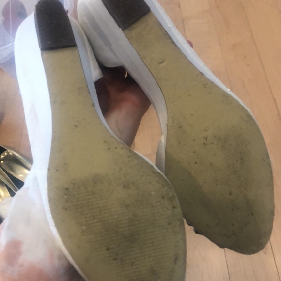 WHITE SPARKLY WEDDING PERFECT SHOES WINTER WONDERLAND - Picture 4 of 5